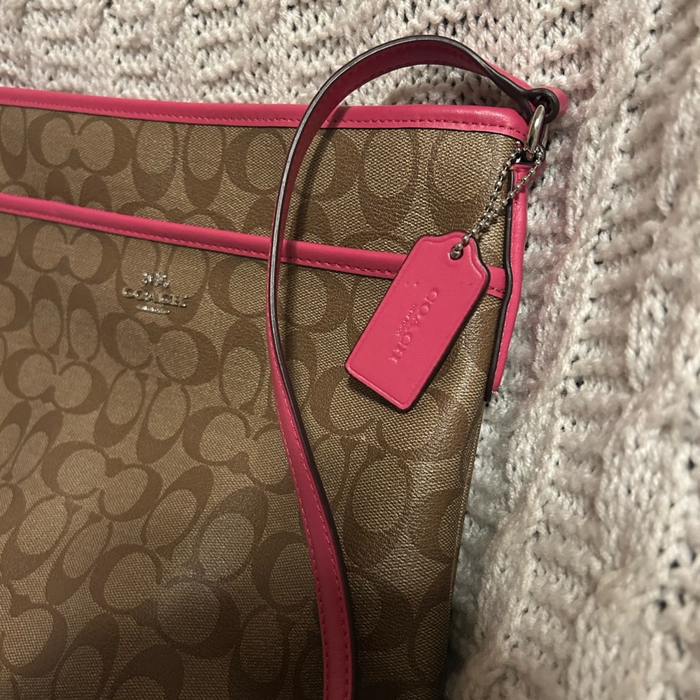 Coach Signature Brown and Pink Crossbody Bag - Picture 3 of 8